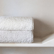 Load image into Gallery viewer, Grand Egoist Towels by Graccioza