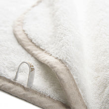 Load image into Gallery viewer, Linen Snow Towels by Graccioza