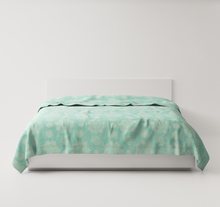 Load image into Gallery viewer, Cadiz Coverlet Leitner Leinen