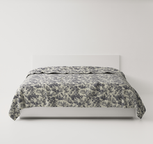 Load image into Gallery viewer, Lidia Coverlet Leitner Leinen