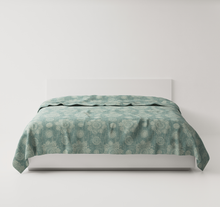Load image into Gallery viewer, Cadiz Coverlet Leitner Leinen