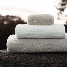 Load image into Gallery viewer, Villari Towels by Graccioza