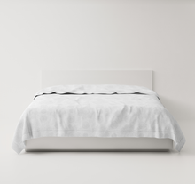Load image into Gallery viewer, Cadiz Coverlet Leitner Leinen