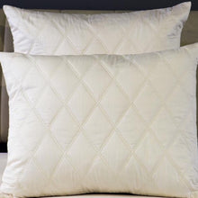 Load image into Gallery viewer, Filicudi Quilted Coverlet by Signoria Firenze - Maisonette Shop