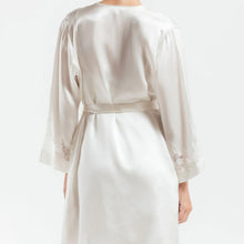 Load image into Gallery viewer, Morgan Iconic Short Silk Robe