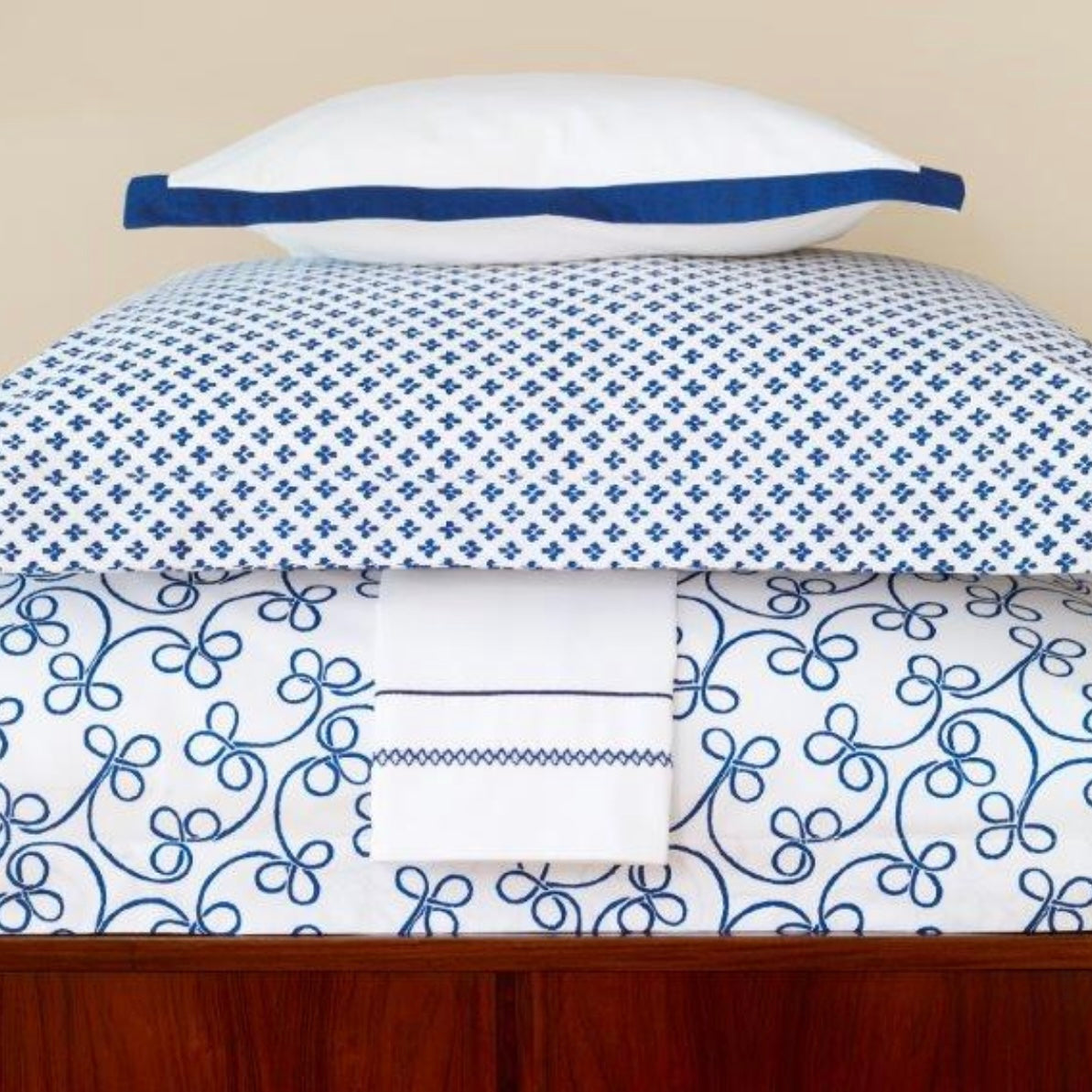 Kyra Fitted Sheets by Stamattina