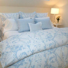 Load image into Gallery viewer, Aurora Shams by Stamattina