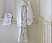 Load image into Gallery viewer, Soffio Bath Towels by Signoria Firenze - Maisonette Shop