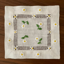 Load image into Gallery viewer, Daisies Cocktail Napkin Set
