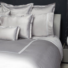 Load image into Gallery viewer, Platinum Sateen Duvet Cover by Signoria Firenze