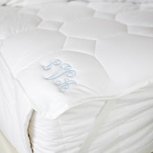 Load image into Gallery viewer, Anti-Bacterial Mattress Pads