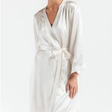Load image into Gallery viewer, Morgan Iconic Short Silk Robe